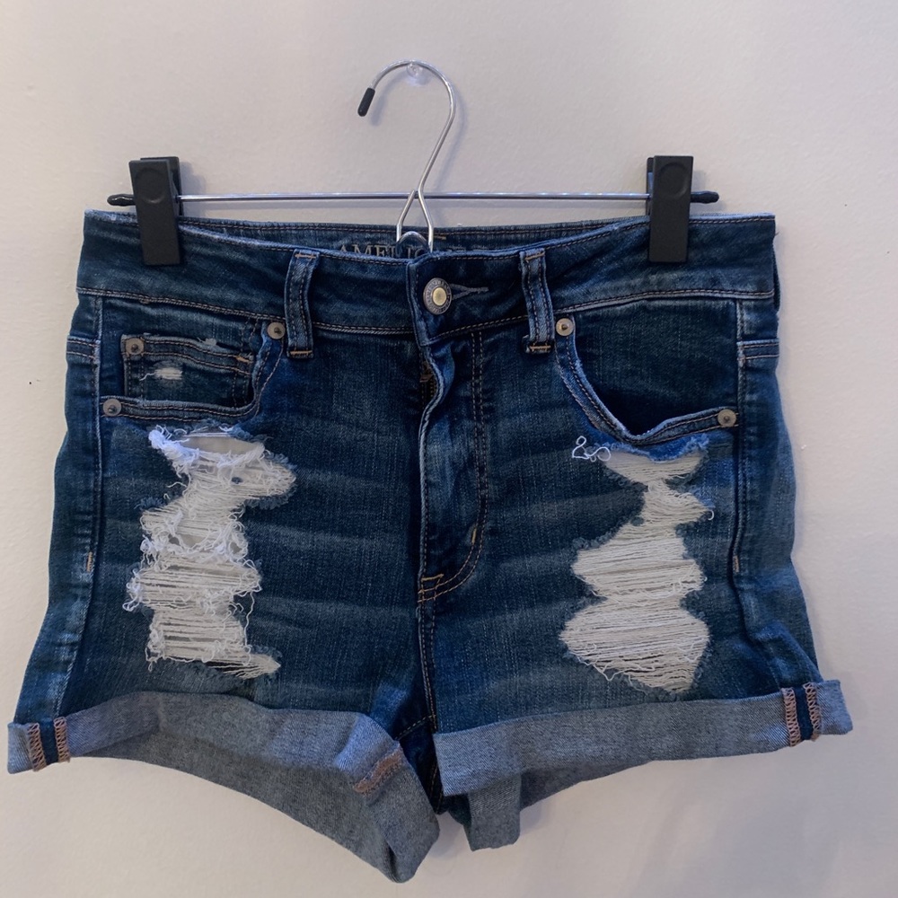 Highwasted distressed american eagle jeans